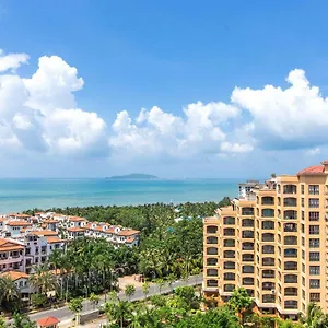 Hotel Gold Boutique Holiday Sanyabay（free Cooking &airport Transfer，100 Meters Away From The Beach）, Sanya